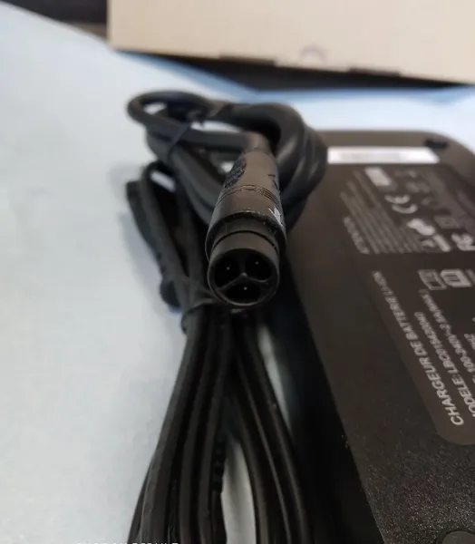 CHARGEUR DE BATTERIE VAE SAFETY